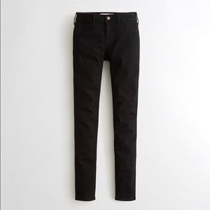 Lightly used Hollister black low rise skinny jeans